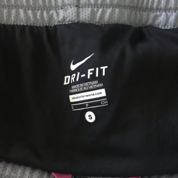 short Nike S - Picture 3 of 3